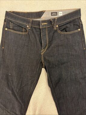 NEVER WORN Volcom Men's Straight Jeans in Dark Indigo with Gold Stitching